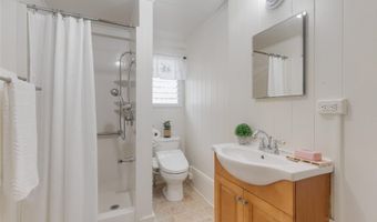 2166 Palolo Ave, Honolulu, HI 96816