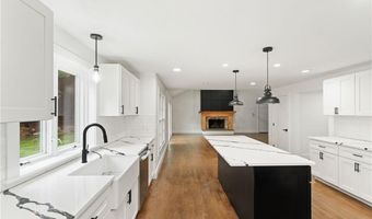 1575 MIDDLE Rd, East Greenwich, RI 02818