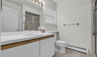 6 Snowdon Ct, Toms River, NJ 08757