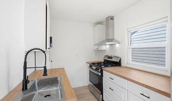 1074 S James Rd, Columbus, OH 43227