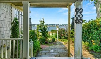 128 Eustis Ave, Newport, RI 02840