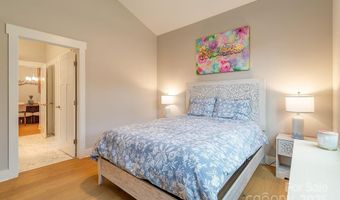 64 Creekside View Dr, Asheville, NC 28804