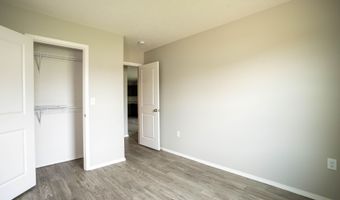 110 Pin Oak Dr Dr, Aurora, MO 65605