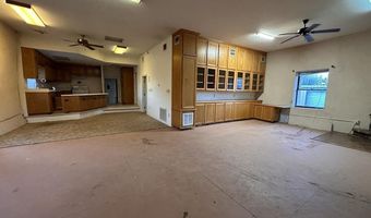 208 S White Oaks Ave, Capitan, NM 88316