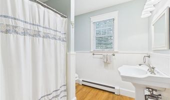 30 Forest Rd W, Bristol, RI 02809