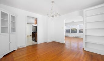 118 Wolcott Ave, Middletown, RI 02842