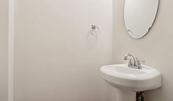 426 N HOLLY St, Philadelphia, PA 19104