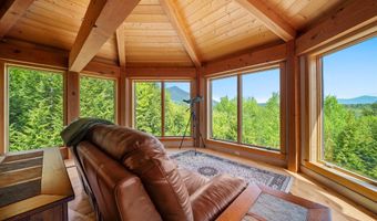 119 Moat View Dr, Albany, NH 03813