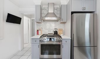 8 Rosewood Ave, Amityville, NY 11701