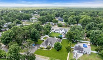 490 Arlington Ave S, Bayville, NJ 08721