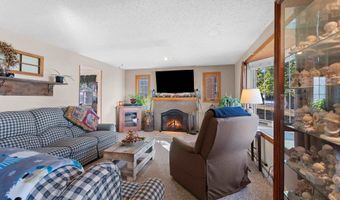 2200 S GREENVIEW St, Appleton, WI 54915