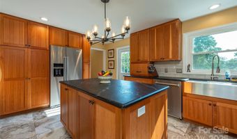 39 N Pershing Rd, Asheville, NC 28805