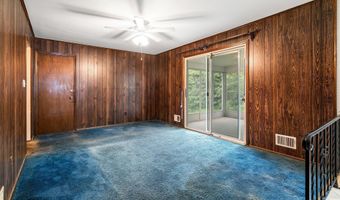 19 Galloping Cir, Belford, NJ 07718