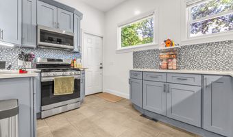 19 Lester St, Ansonia, CT 06401