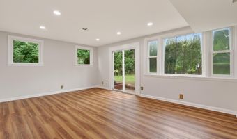 5701 RADNOR Ct, Bethesda, MD 20817