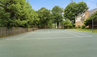 8004 SPLIT OAK Dr, Bethesda, MD 20817