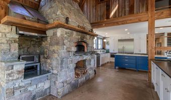 29 Dashney Rd, Burke, VT 05832