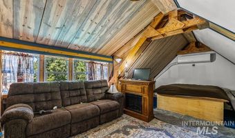 15 Little Donner Dr, Cascade, ID 83611