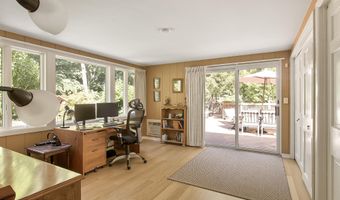 10 Steep Hollow Ln, Cos Cob, CT 06807