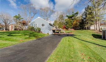 33 Rosewood Ln, Cumberland, RI 02864
