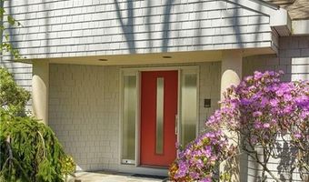 125 Woodruff Ave, Narragansett, RI 02882