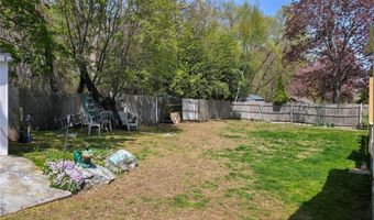 35 Boyd Ave, East Providence, RI 02914