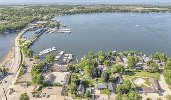 66 Gingles Dr, Arnolds Park, IA 51331