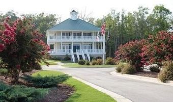 76 Club House Dr, Arapahoe, NC 28510