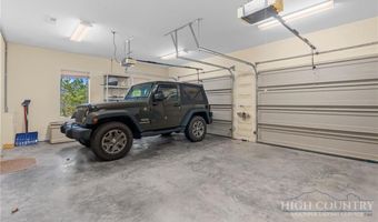 248 Hillcrest Ln, Banner Elk, NC 28604