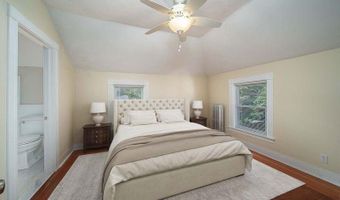 40 Vine St, East Greenwich, RI 02818