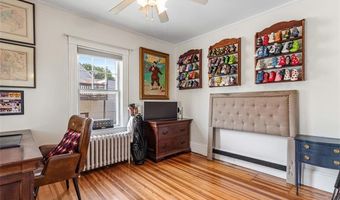 4 Findlay Pl, Newport, RI 02840
