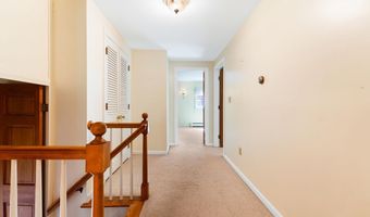60 Boulder Dr, Auburn, ME 04210