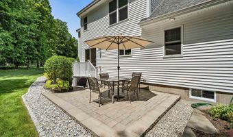 32 Peacock Brook Ln, Amherst, NH 03031