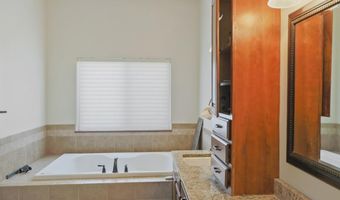 504 W Palmer Cir, Aberdeen, SD 57401