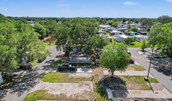 58 Leisure Dr, Auburndale, FL 33823
