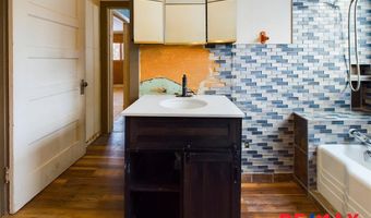 214 Yellowstone Ave, Cody, WY 82414