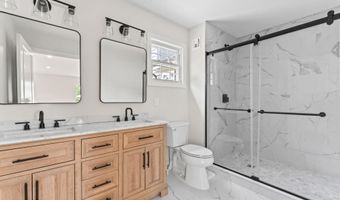 18 Sextant Dr, Barnegat, NJ 08005