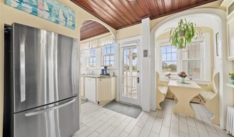 260 Ocean Ave, Amityville, NY 11701