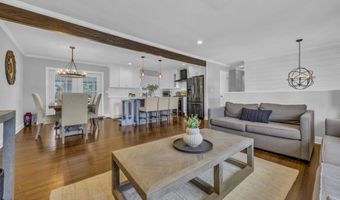 10 Linda Cir, Aberdeen, NJ 07747