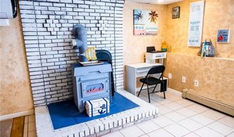 58 Allston Ave, Middletown, RI 02842