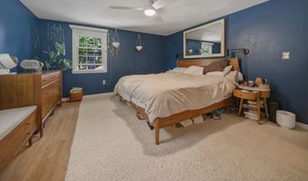 32 Fox Den Rd, Avon, CT 06001