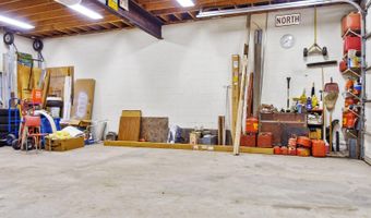 60 Abena Shr, Belgrade, ME 04917