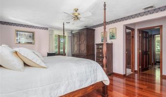 10 Oak Hill Dr, Lincoln, RI 02865