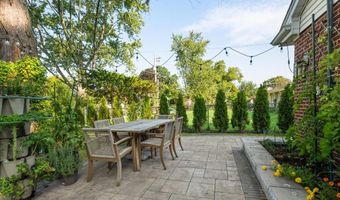 116 E Orchard St, Arlington Heights, IL 60005