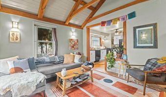 84 Charlotte St, Burlington, VT 05401