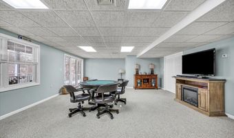 2 Tavistock 2, Cromwell, CT 06416