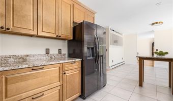 18 JH Dwyer Dr, Middletown, RI 02842