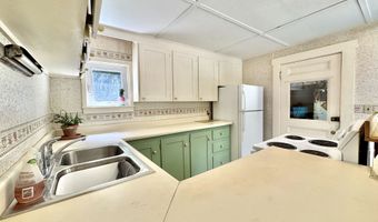 42 S Main St, Brookline, NH 03033