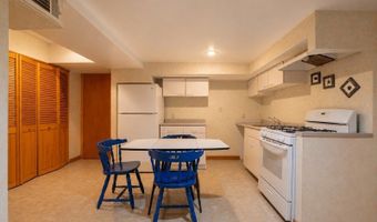 4 High Mountain Trl, Bayonne, NJ 07035