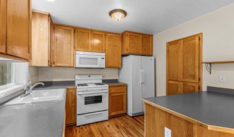835 Blackberry Ln, Ashland, OR 97520
